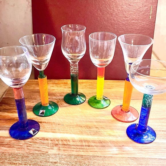 Cordials. Manufactured in Republic of Czech 6 adorable colorful. - Picture 2 of 8